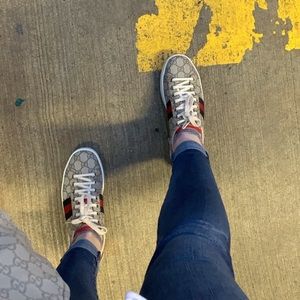 GUCCI GG Supreme Sneakers